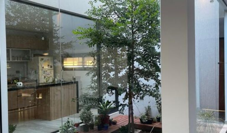 Vista desde living a patio interior